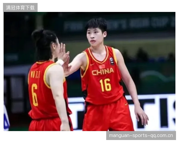 陈明伶快下接球上篮，速度完全不像内线